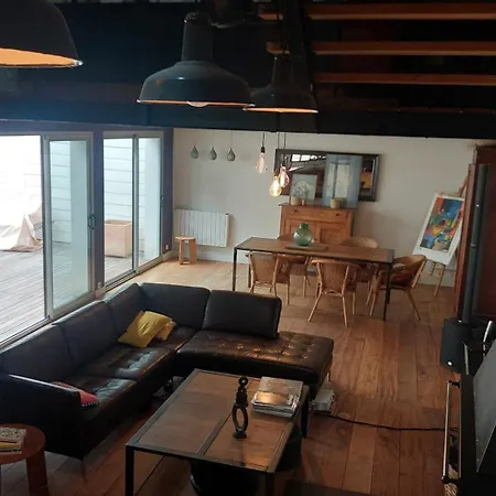 Maison De